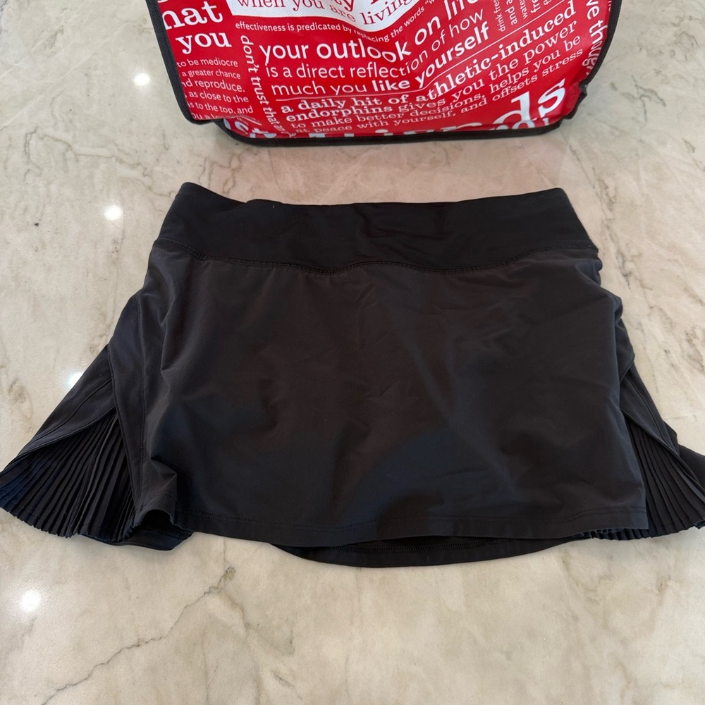 EUC: Lululemon Play Off The Pleats Skirt